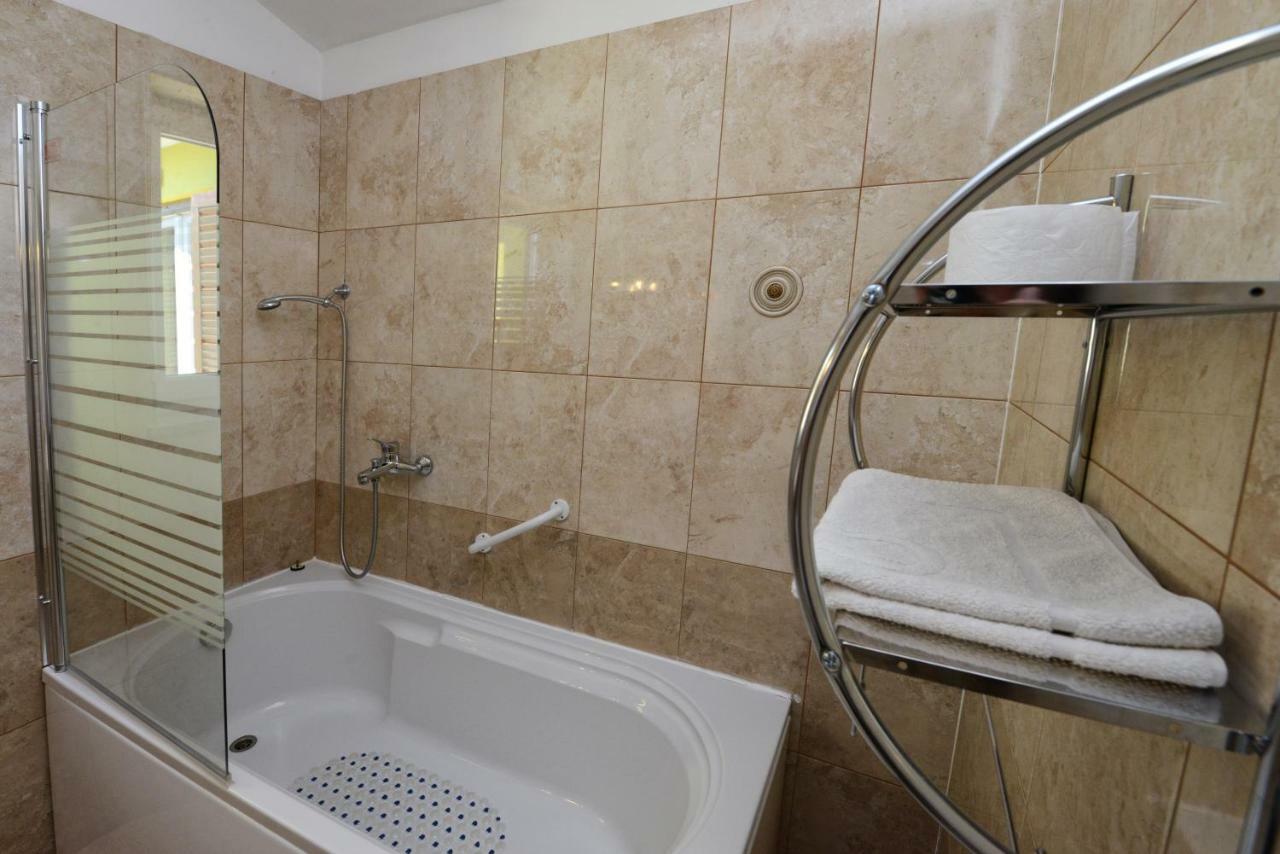 Villa Kontesici 14 Zelena Laguna エクステリア 写真